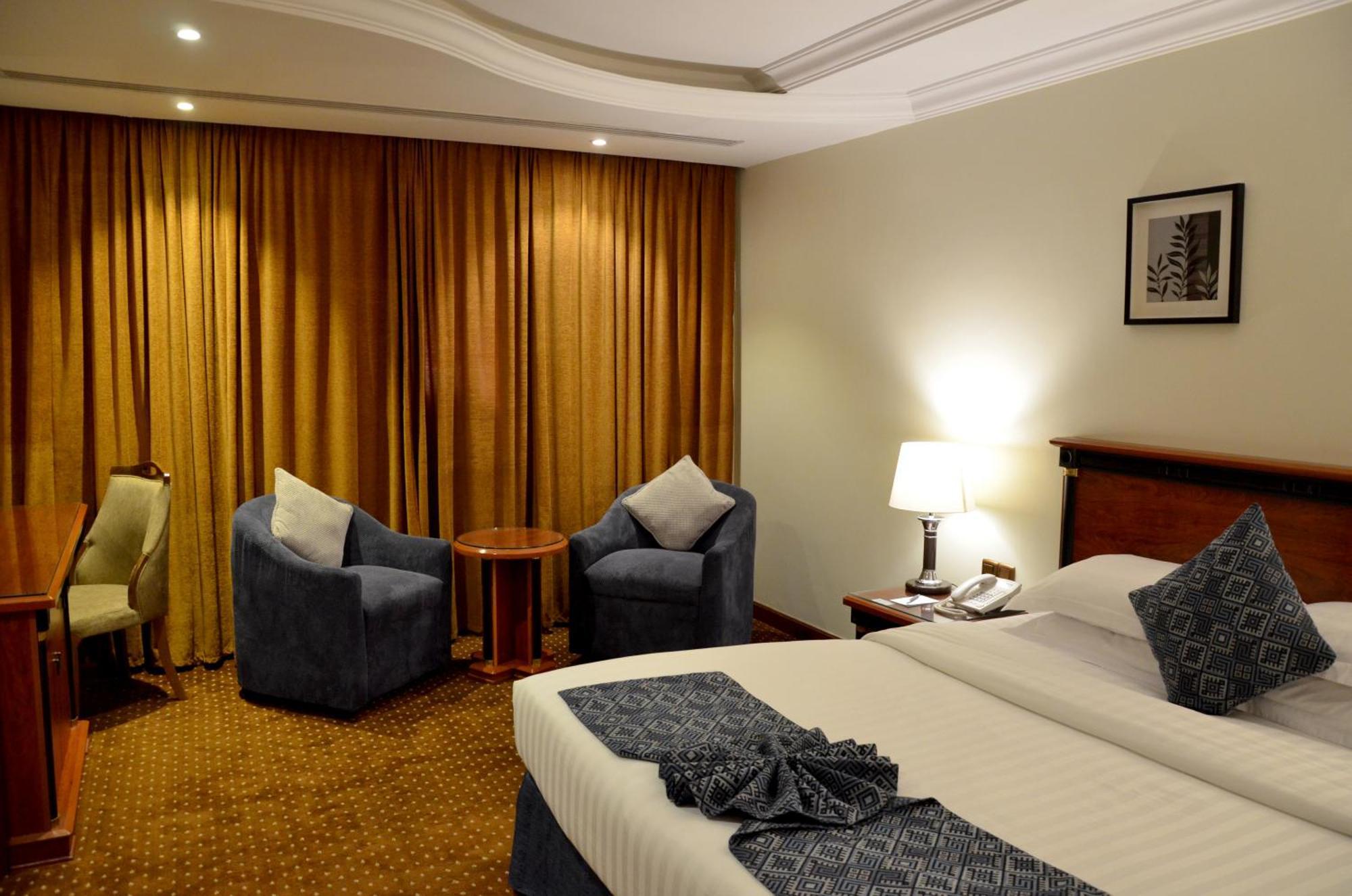Al Jubail Crown Tower Hotel מראה חיצוני תמונה