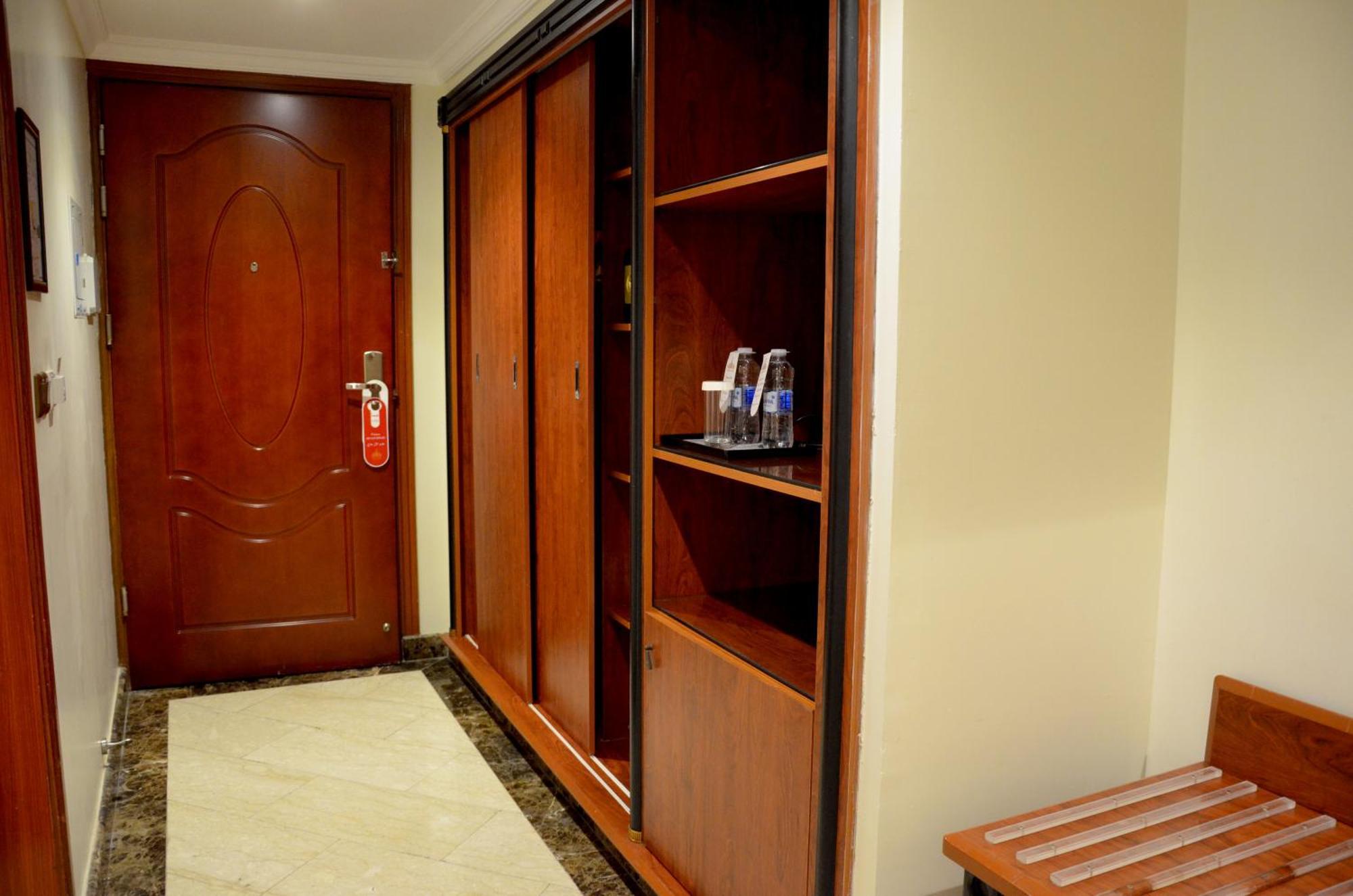 Al Jubail Crown Tower Hotel מראה חיצוני תמונה