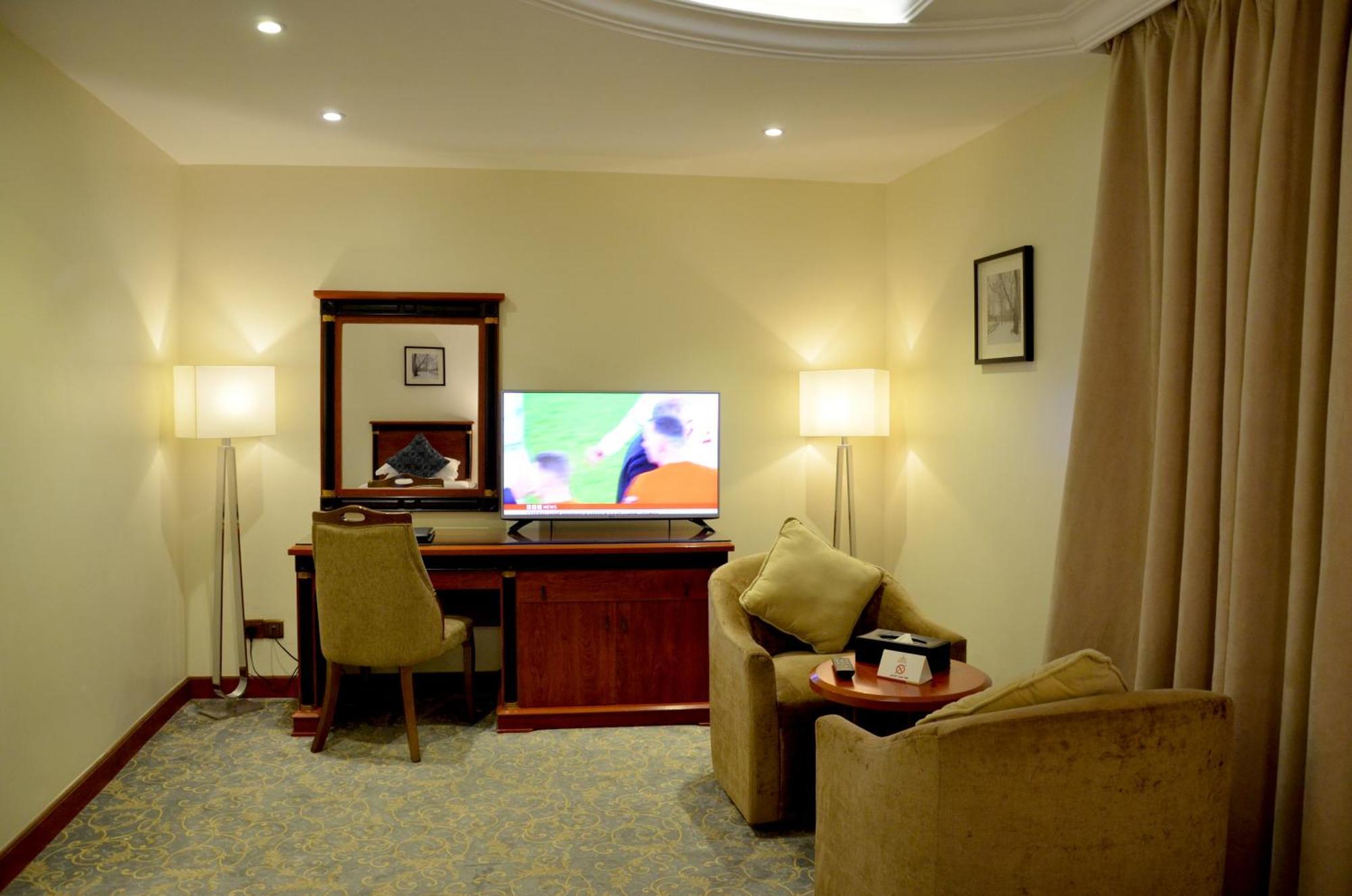 Al Jubail Crown Tower Hotel מראה חיצוני תמונה