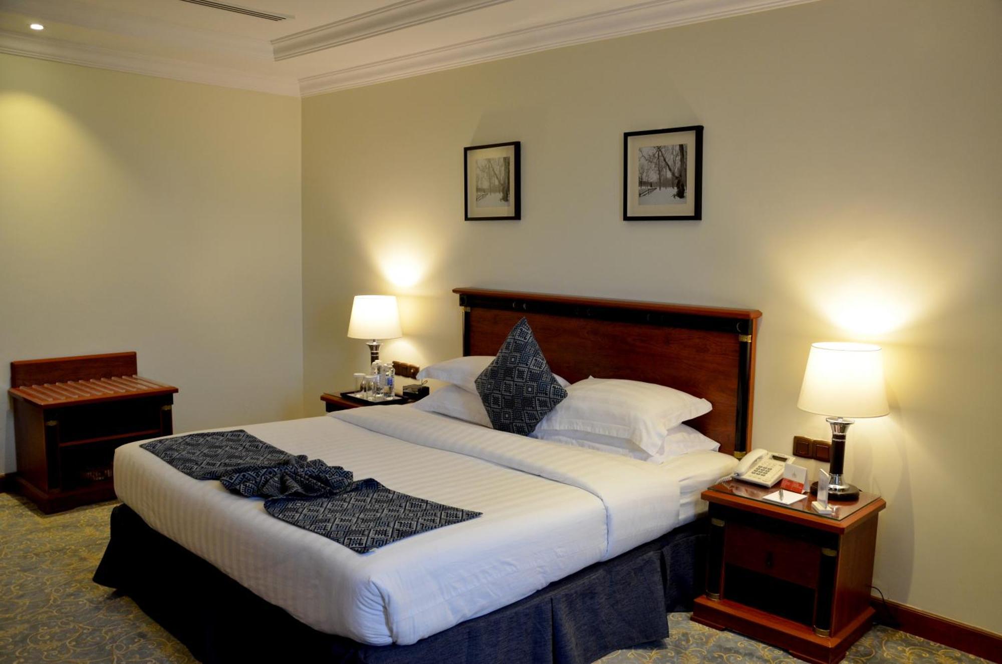 Al Jubail Crown Tower Hotel מראה חיצוני תמונה