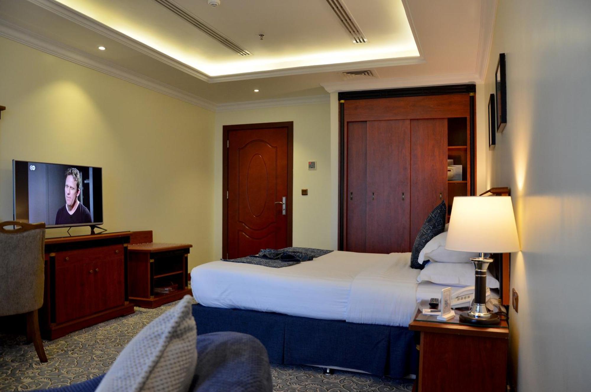 Al Jubail Crown Tower Hotel מראה חיצוני תמונה