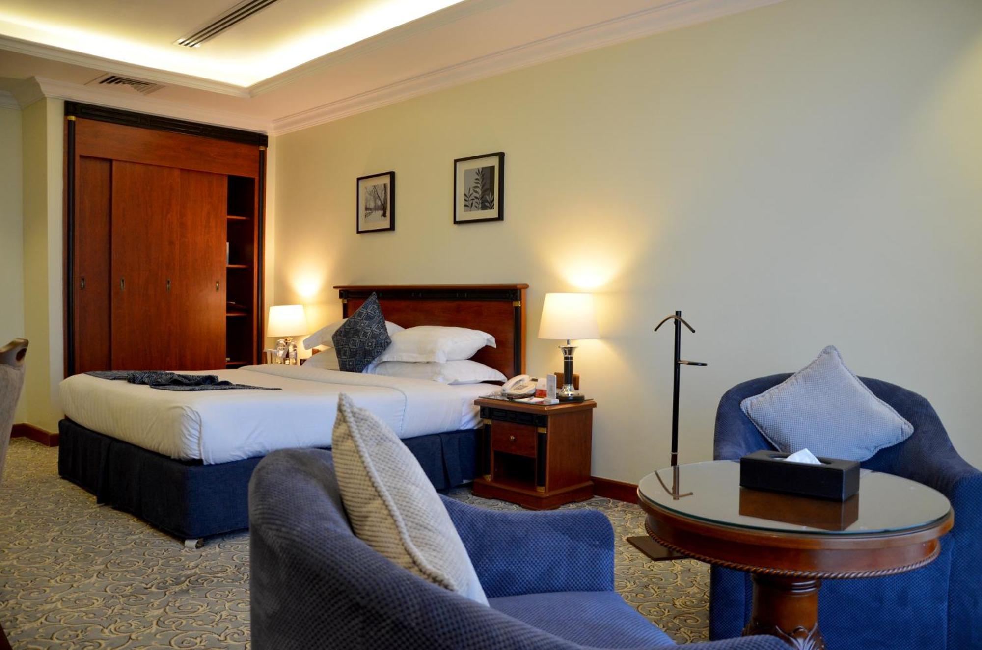 Al Jubail Crown Tower Hotel מראה חיצוני תמונה