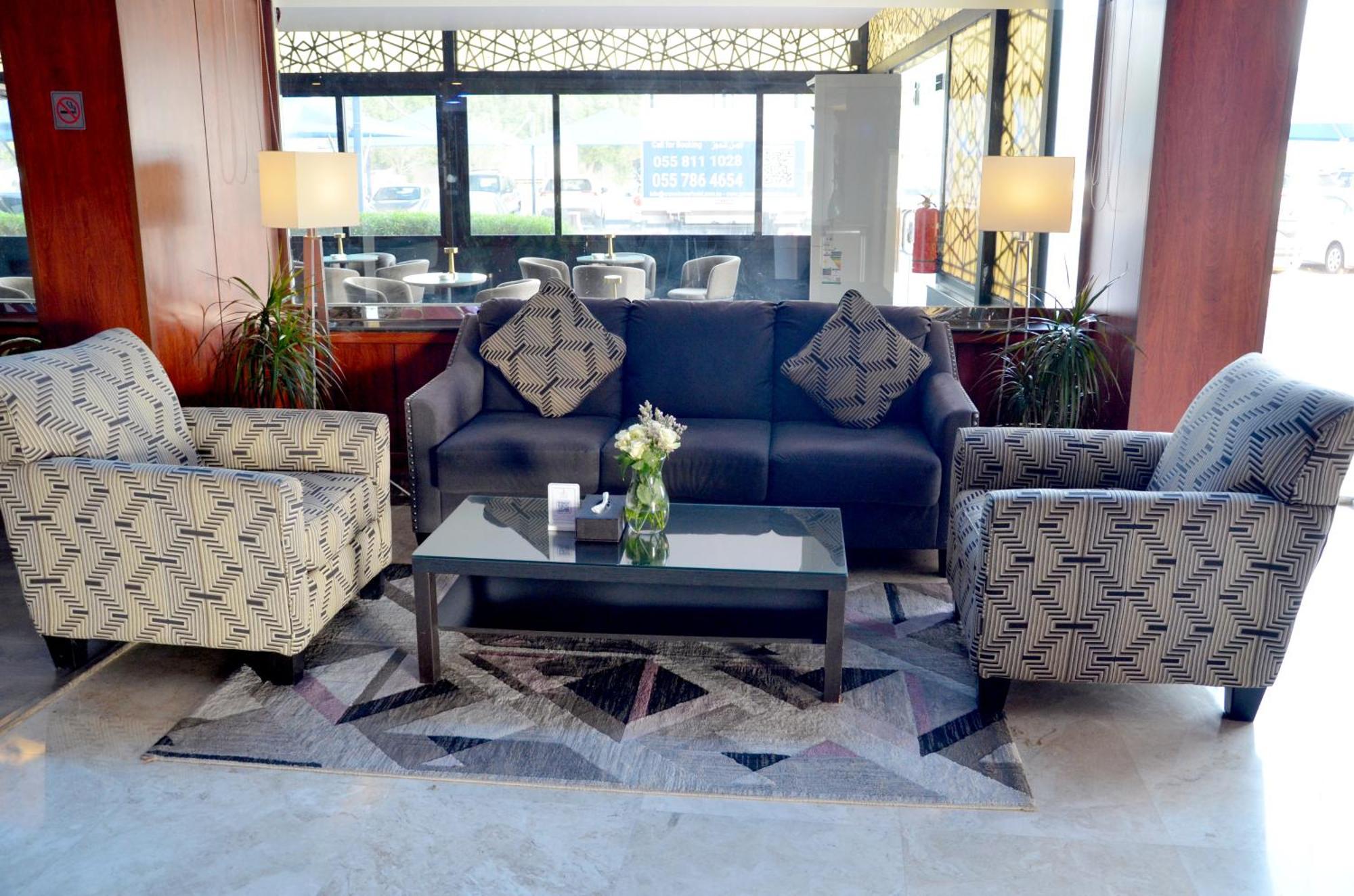 Al Jubail Crown Tower Hotel מראה חיצוני תמונה