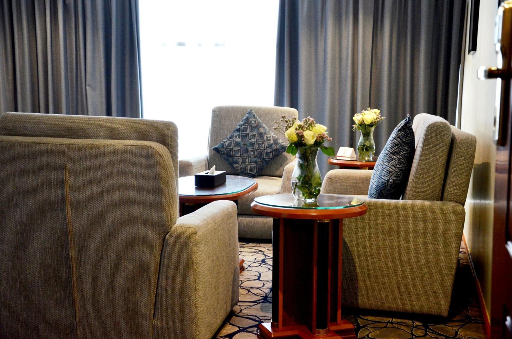 Al Jubail Crown Tower Hotel מראה חיצוני תמונה