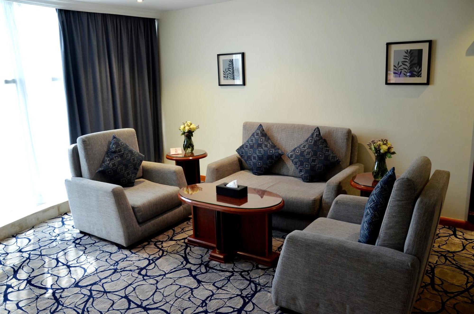 Al Jubail Crown Tower Hotel מראה חיצוני תמונה